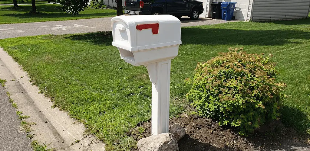 Mailbox installation for a residential curbside mailbox in Albany, NY